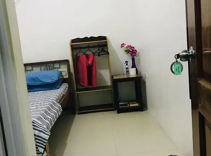 Queen\'S Room Rental 3